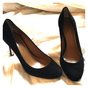 Banana republic black suede heels